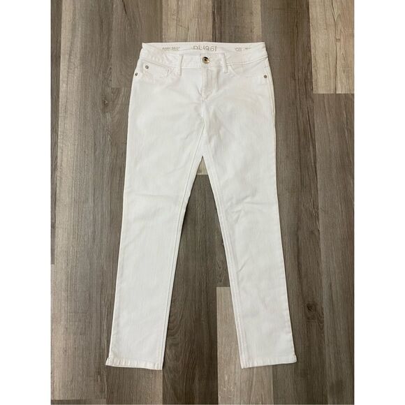 DL1961 Angel Mid Rise Skinny Ankle Jeans in Milk White, Size 27", MSRP $179 - Picture 2 of 11